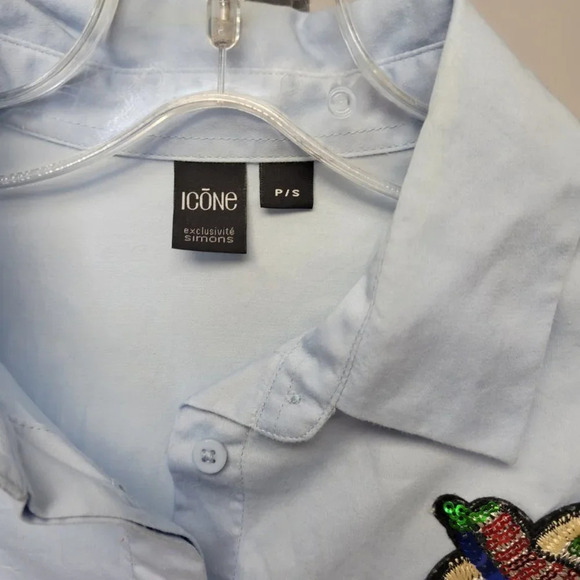 𝅺Icone  Embroidered Detail Top - Picture 3 of 5